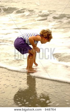 Junge Mädchen am Strand 
