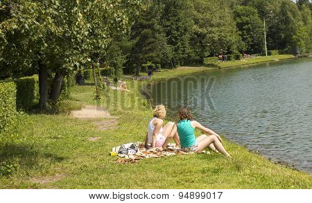People Rest In Park Izmaylovsky