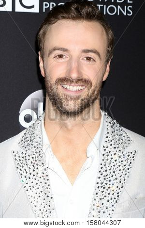 LOS ANGELES - NOV 22:  James Hinchcliffe at the 