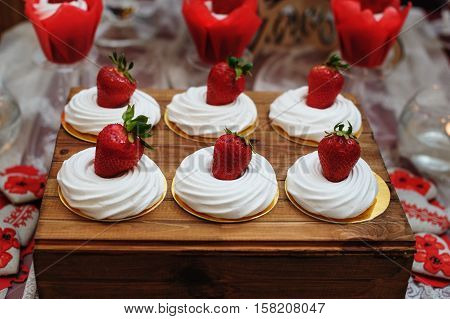 Cupcakes with Strawberry on the kendibare for the holidays.