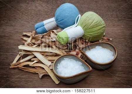 Borneol camphorliquoriceginger with lemon grass use for Thai herbal compress ball
