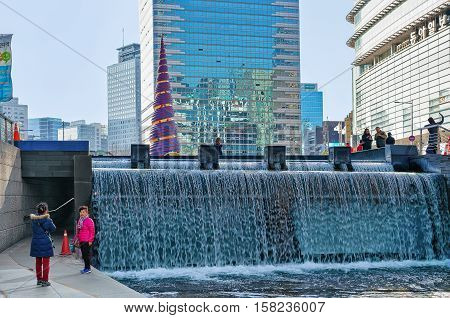 Cheonggye Stream And Recreation Walkway In Seoul