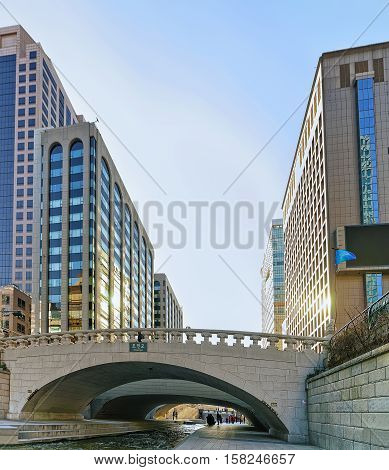 Mojeon Bridge And Cheonggyecheon Public Recreation Walkway Of Seoul
