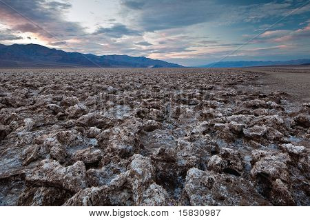 Campo da golf del diavolo nel bacino di Badwater.
