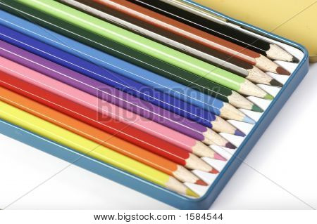 Una foto de lápices de colores
