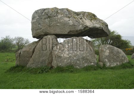 Tomb2 A