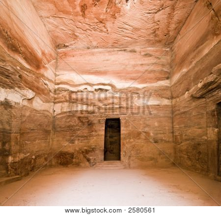 Treasury tempel inde i detaljer i Petra