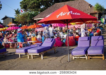 Seminyak, Indonesia - September 13, 2018: Tourist And Local Waiting For Sunset At Seminyak Beach In 