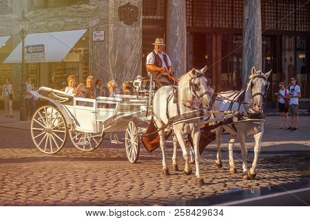 Vienna, Austria - 19.08.2018: Horse-drawn Carriage Or Fiaker, Popular Tourist Attraction, On Michael