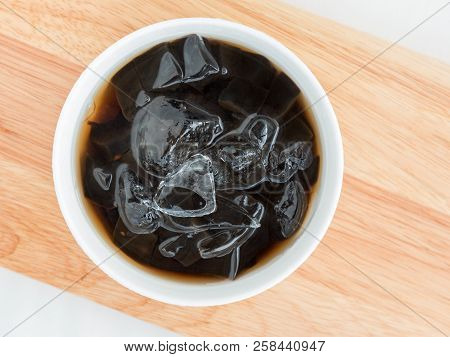 Grass Jelly (mesona Chinensis), Vegetable Jelly, Eaten With Sugar