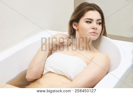 Detox Girl Bath Therapy. Pant Maral Blood Health Skincare. Organic Relax Woman Body Tub. Young Femal
