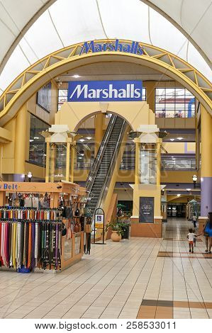 Miami, Usa - August 22, 2018: Marshalls Storefront And Entrance. Marshalls Is A Chain Of American Of