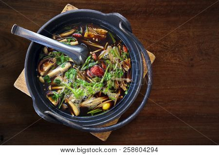 Ba Ku Teh, Malaysian Herbal Cuisine Of Pork Soup. Delicious And Healthy Cuisine Gourmet On The Wood 
