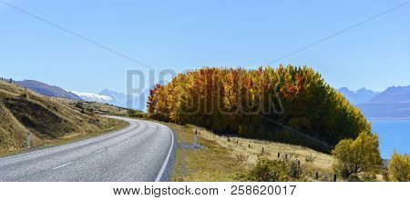 Panoramic Scenery Of Mount Cook /aoraki Road Along Lake Pukaki , Mackenzie District In Autumn , Cant