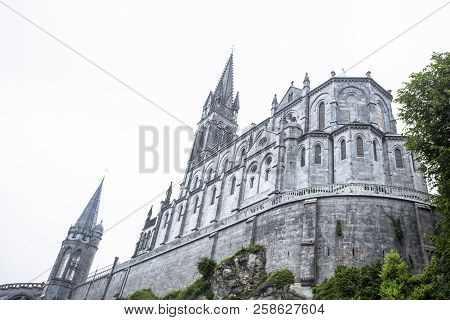 Lourdes, France - June 10, 2016: Notre Dame Du Rosaire De Lourdes (basilica Of Our Lady Of The Rosar