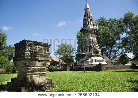Chedi Or Stupa Phra That Kong Khao Noi In Yasothon, Thailand