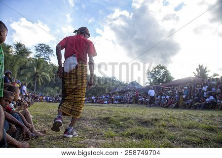 Bajawa, Indonesia - May 19: Unidentified People Waiting For A Traditional Boxing Match Near Bajawa I