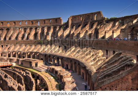 Roma Colosseo interno Wide