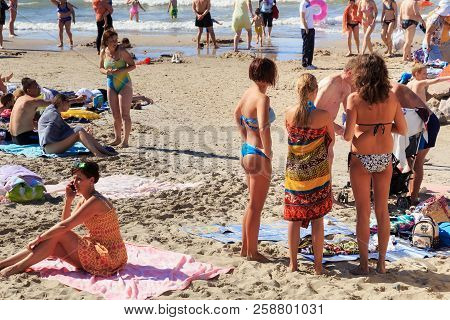 Zelenogradsk, Kaliningrad Region, Russia - July 29, 2017: Unknown People Resting On A Sandy Beach On