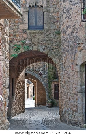 ทางเก่าใน Peratallada ประเทศสเปน