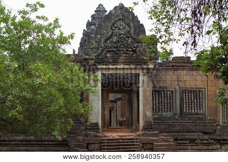 Banteay Samre Ancient Temple, Angkor Wat, Cambodia. Stone Carved Decor On Temple Building. Cambodian