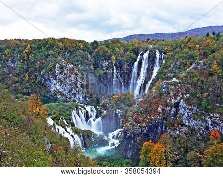 Big Waterfall, Plitvice Lakes National Park, Unesco Natural World Heritage - Plitvica, Croatia