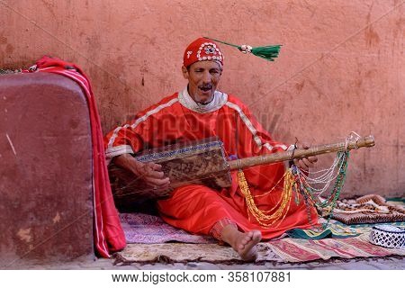 Marrakech, Morocco : October 10, 2017 : Moroccan Musician Singing In The Streets Of Marrakech.