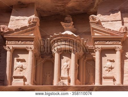 Al-khazneh Was Voted One Of The New7wonders Of The World. Petra, A Historical And Archaeological Cit