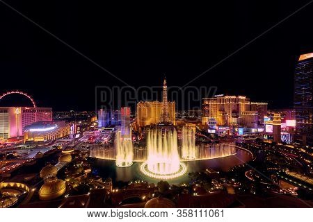 Las Vegas, Nevada, Usa - October 31, 2019: Night View Of Las Vegas Bellagio Hotel And Casino Fountai