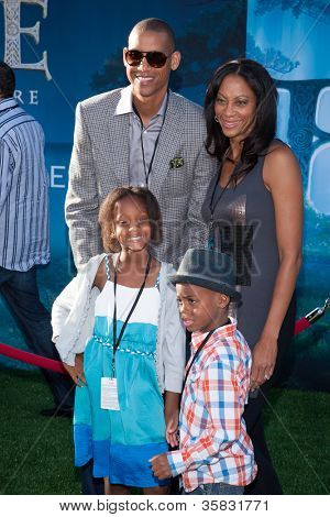 HOLLYWOOD, CA - 18 juni: Basketball stor, Reggie Miller og familie ankommer til Los Angeles Film F