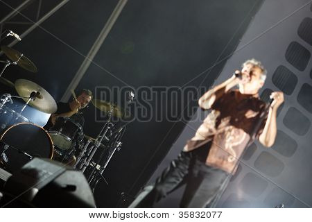 OLHÄO, Portugalsko - 9. srpna: GNR provádí na pódiu festivalu mořské srpna 9, 2012 v Olhäo.