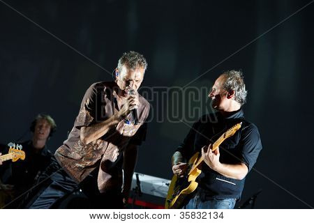 OLHÄO, Portugalsko - 9. srpna: GNR provádí na pódiu festivalu mořské srpna 9, 2012 v Olhäo.