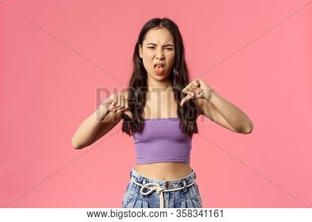 It Was Really Bad. Portrait Of Disappointed Young Attractive Woman Tell Friend Her Date Wend Awful, 