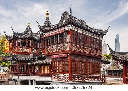 Shanghai, China - May 4, 2010: Yuyuan Shopping Streets. Traditional Chinese Architecture House On St
