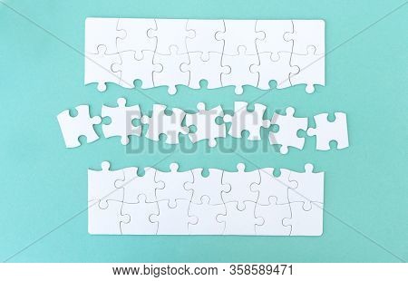 Empty jiqsaw puzzle with copy space