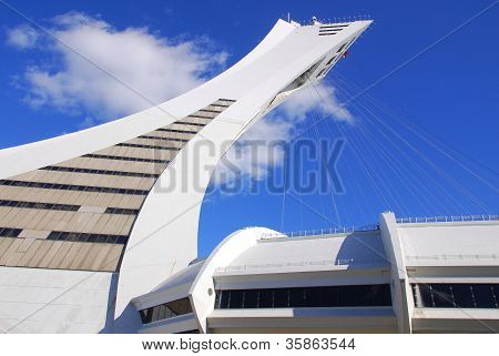 La torre di Montreal Olympic Stadium