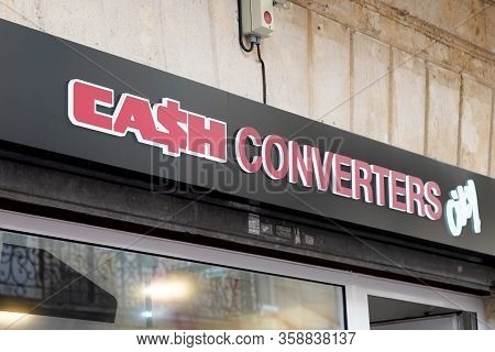 Bordeaux , Aquitaine / France - 12 04 2019 : Cash Converters City Logo Sign Store Street Shop Cash C