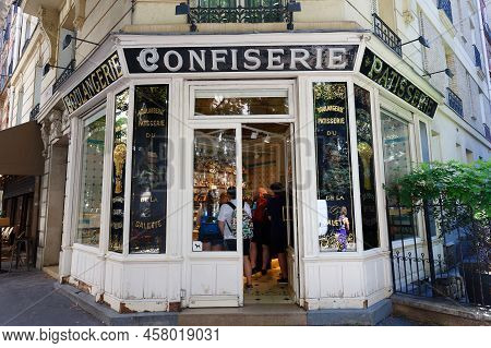Paris, France - July 02, 2022 : The Vintage Bakery And Cake Shop Du Moulin De La Galette Located In 