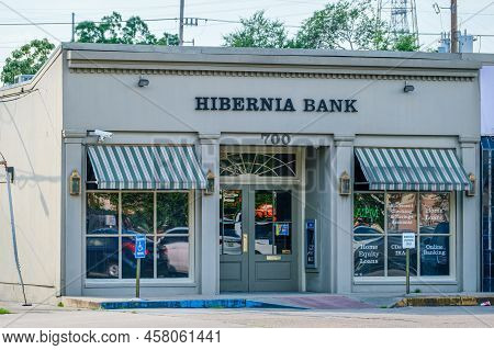 New Orleans, La - July 11: Full, Straight On Front View Of Hibernia National Bank On South Carrollto