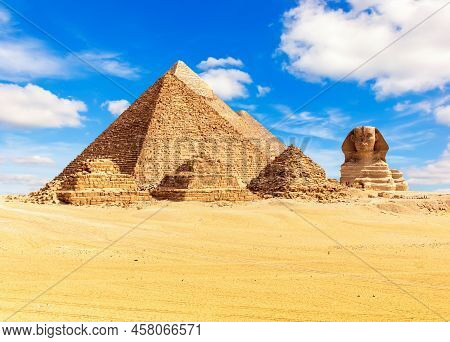 The Egypt Pyramid Complex And The Great Sphinx In The Giza Necropolis