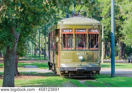 New Orleans, La - July 11: St. Charles Line Streetcar Approaching The Riverbend Area Of South Carrol