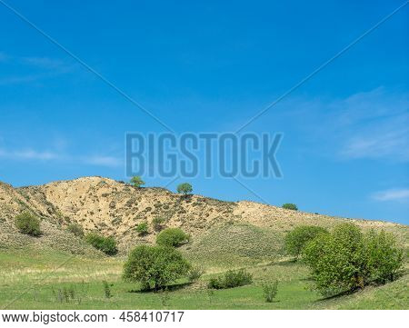 Eco Travel In Georgia In Green Fields And Mountains Tourism
