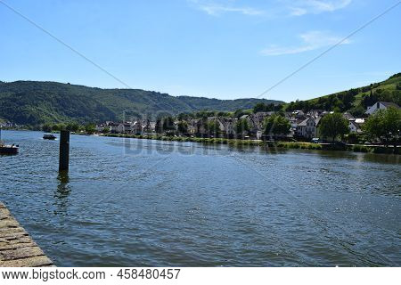 Shore Lines Of Moselle River In Zell An Der Mosel