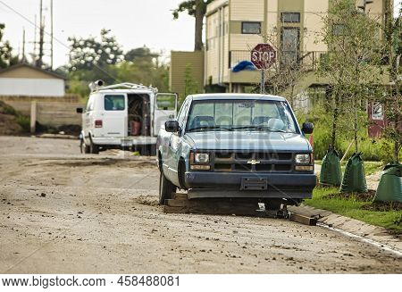 New Orleans, United States - September 23 2009 : Cars Are Abandoned And Have Been Stripped Of Every 