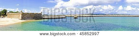 Panorama fra den sydlige portugisisk fæstning forsvare byen Lagos i Portugal siden 1400.
