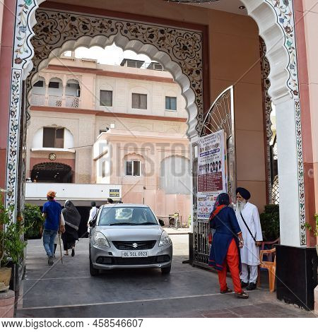 Old Delhi, India, April 15, 2022 - Gurudwara Sis Ganj Sahib Is One Of The Nine Historical Gurdwaras