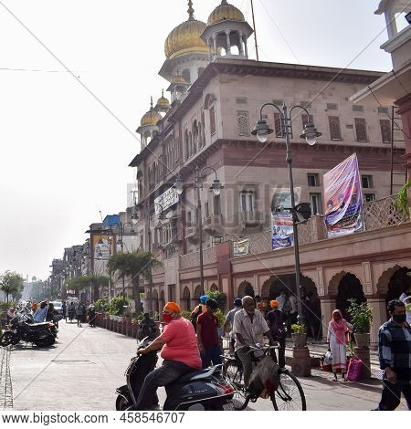 Old Delhi, India, April 15, 2022 - Gurudwara Sis Ganj Sahib Is One Of The Nine Historical Gurdwaras