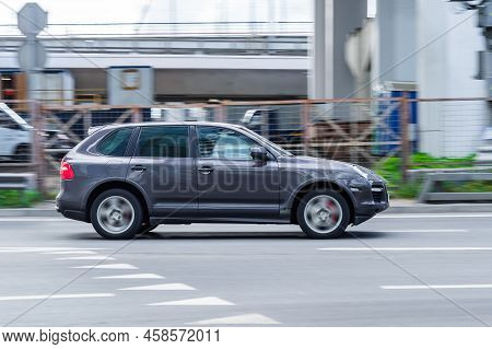 Porsche Cayenne 955 Model 9pa Car Moving In The Street. Moscow, Russia - August 2021