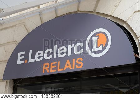 Bordeaux , Aquitaine France - 07 13 2022 : E.leclerc Relais Text Logo And Brand Sign On Entrance Del