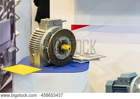 Transmission Variable Speed Gear For Reduction Speed Or Rpm Motor Or Engine In Industrial On Table